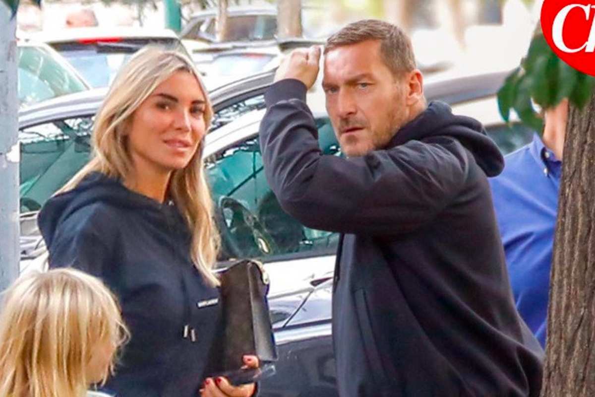 Noemi mamma insieme a Totti